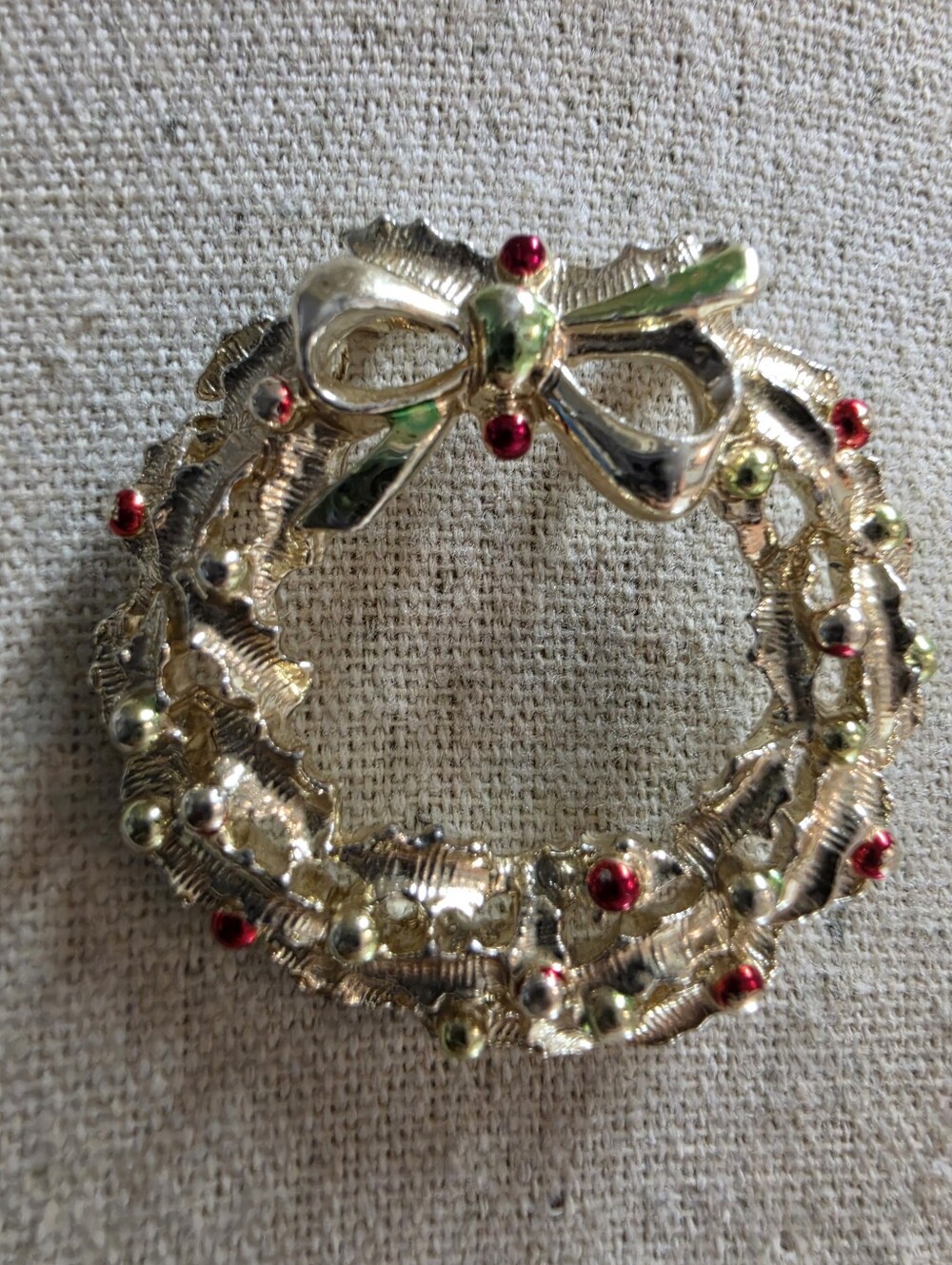 Vintage Gerrys Gold-Tone Holiday Wreath Brooch